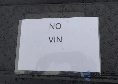 2000 Chevrolet Suburban 1500 Lt from USA, damaged, VIN 3GNEC16T7YG149749